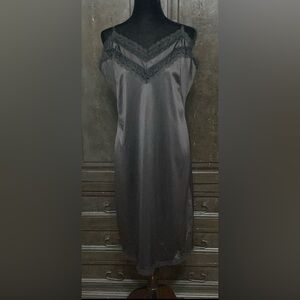 Vintage Black lace & satin Dress Slip - size M ***Refer to measurements